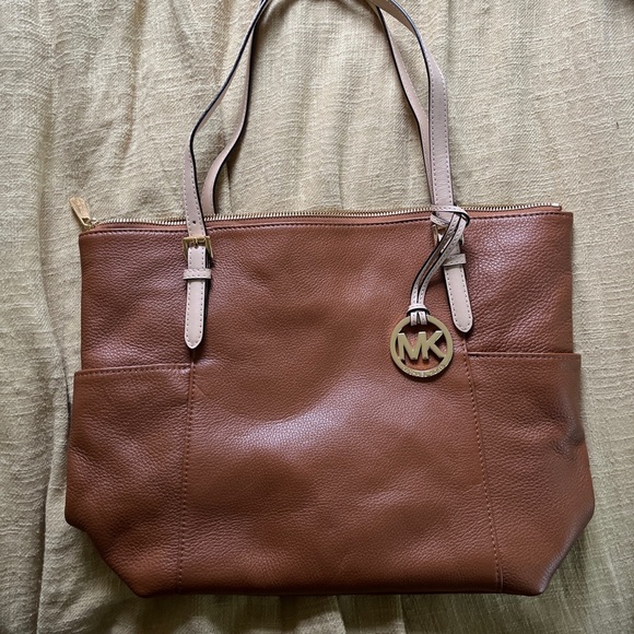 Michael Kors tote - Picture 1 of 4